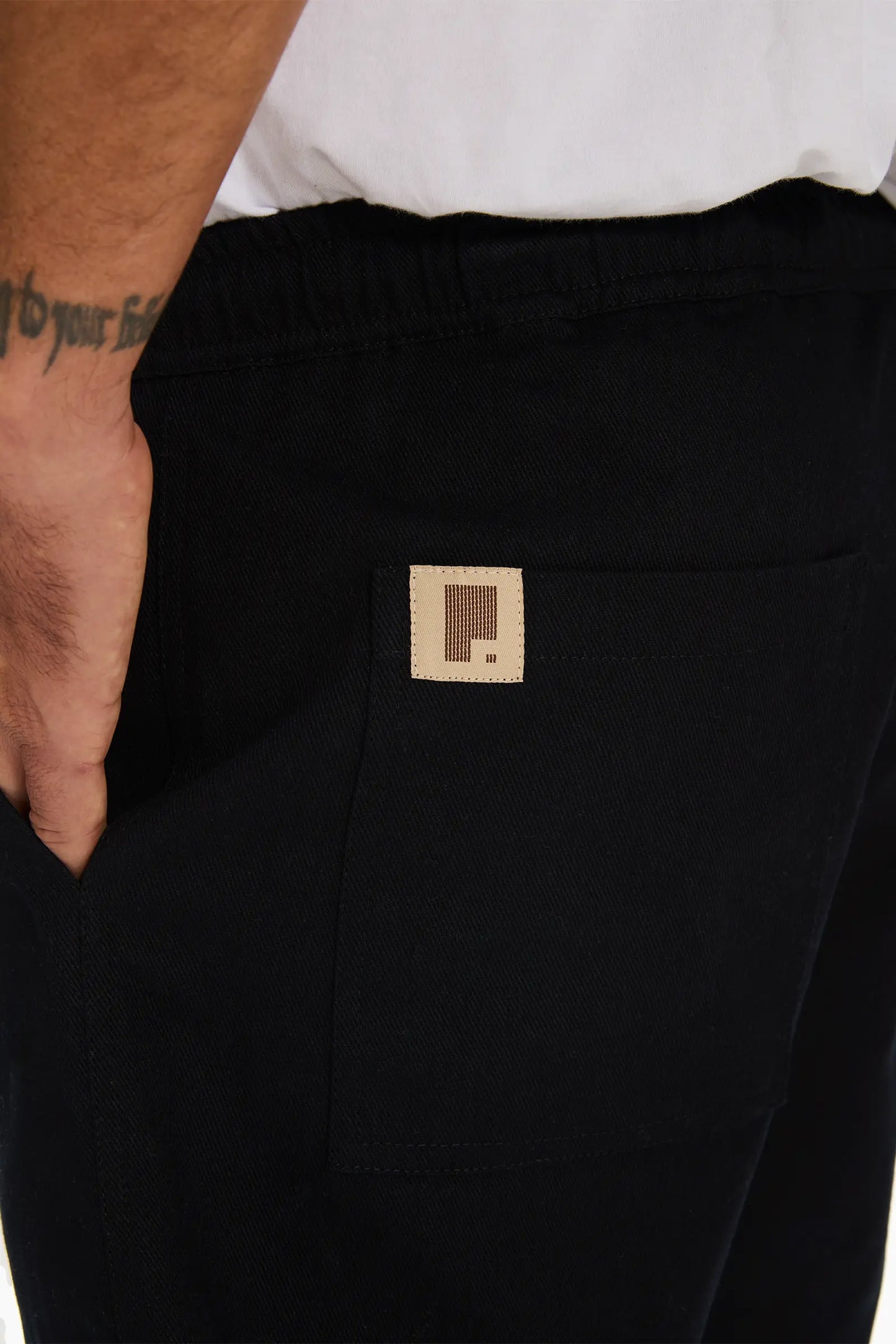 Base Short Black