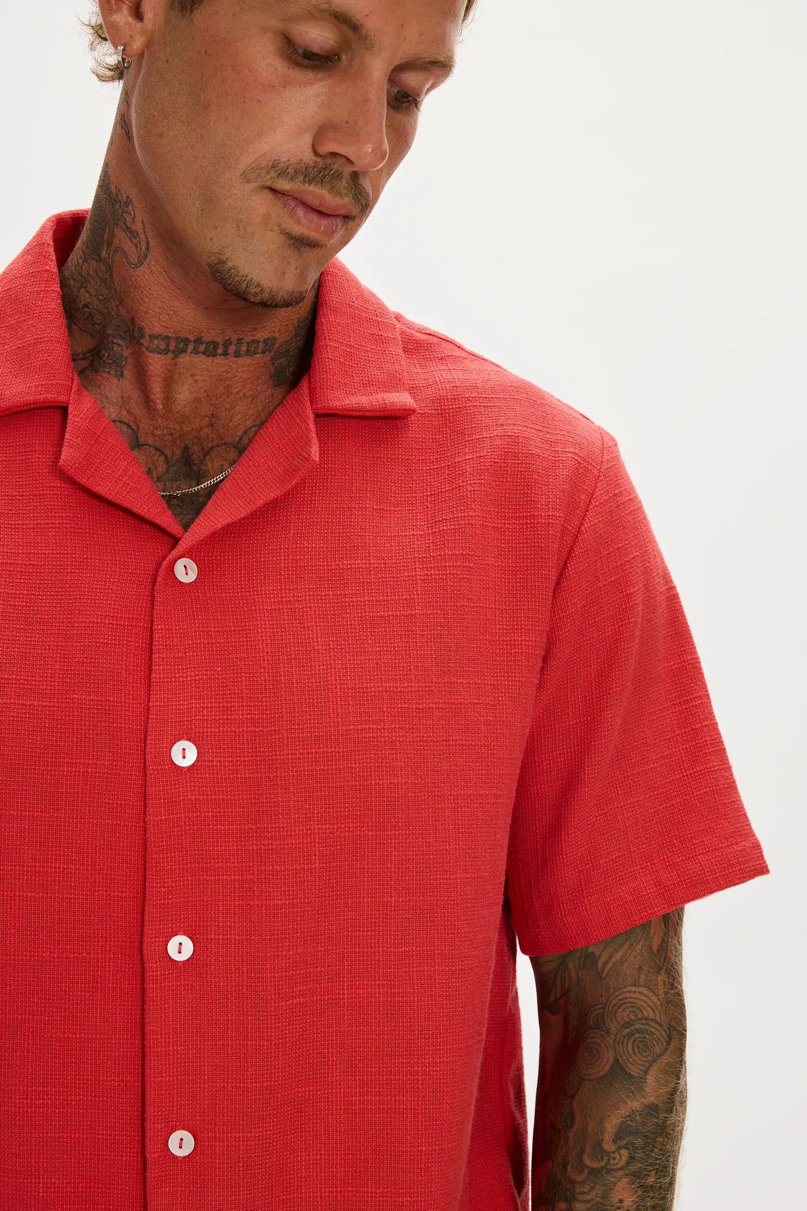 color-red